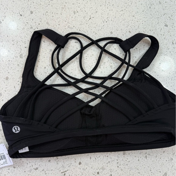 Free to be wild sz 6 - Picture 2 of 4